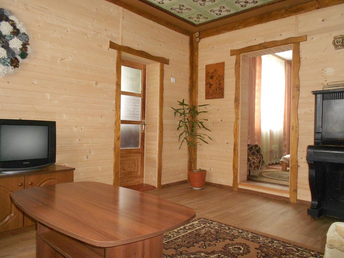 Sadyba Karpatskyi Vedmid Kossiv Extérieur photo